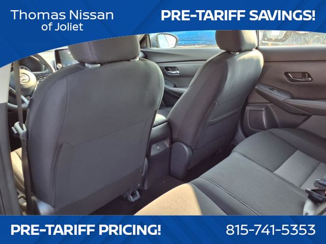 Vehicle image 14 of 25