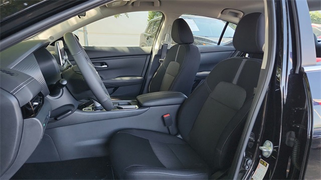 Vehicle image 9 of 40