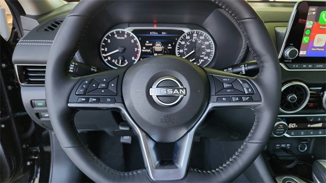 Vehicle image 16 of 40