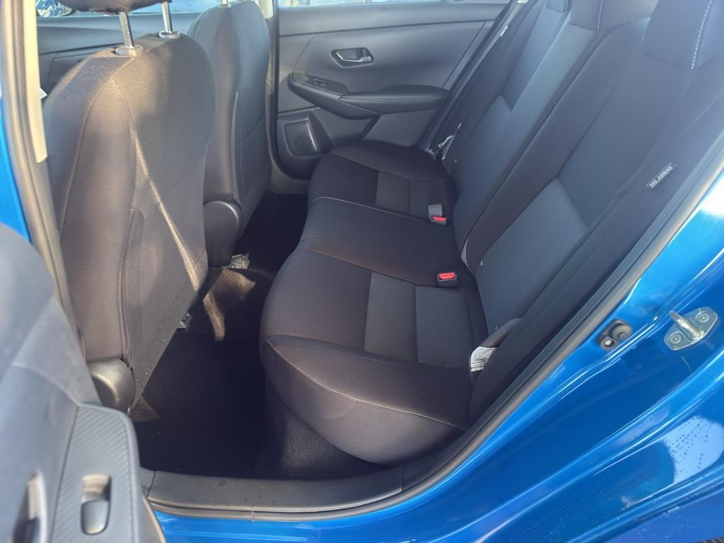 2025 Nissan Sentra SV Image 12 of 30