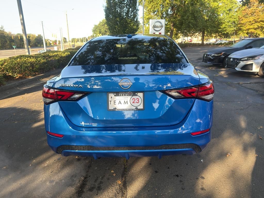 2025 Nissan Sentra SV Image 6 of 30