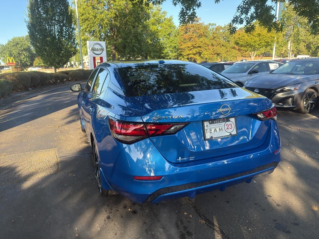 2025 Nissan Sentra SV Image 7 of 30