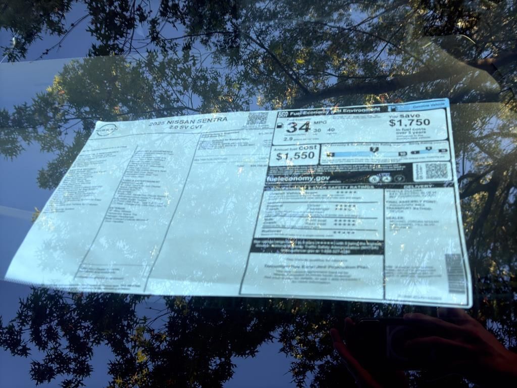 2025 Nissan Sentra SV Image 20 of 30