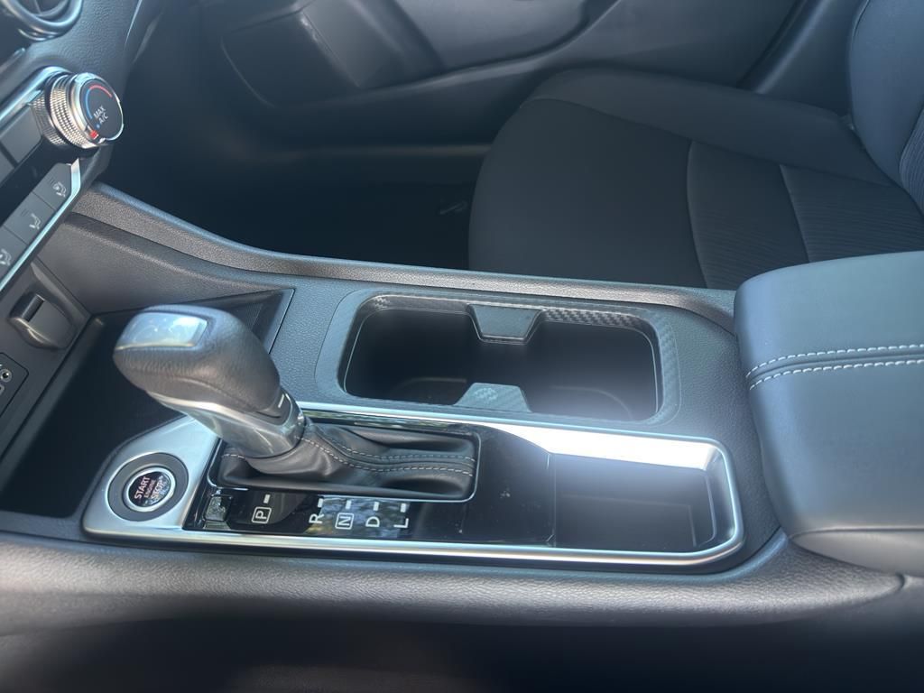 2025 Nissan Sentra SV Image 17 of 30