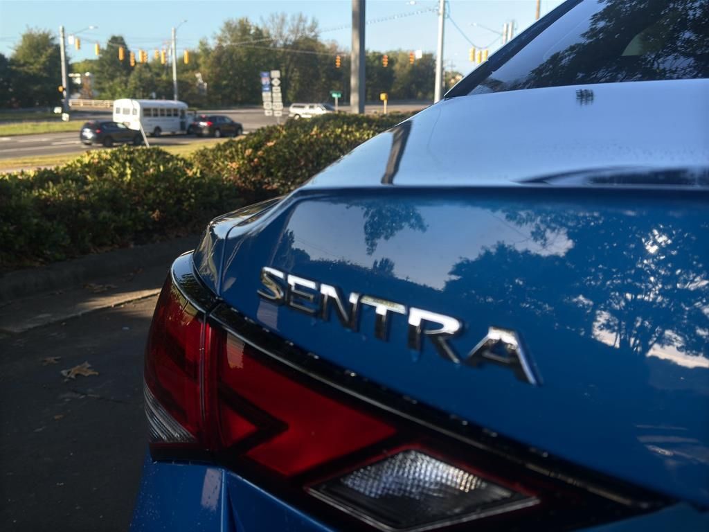 2025 Nissan Sentra SV Image 25 of 30