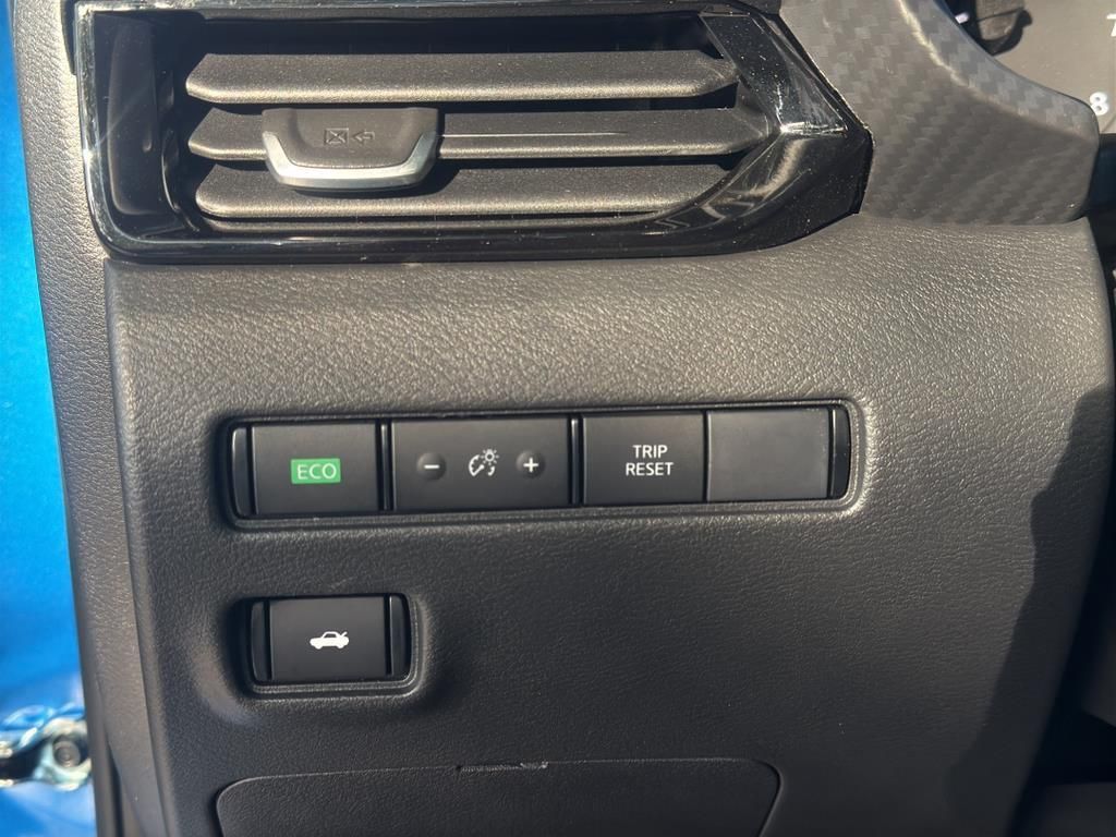 2025 Nissan Sentra SV Image 26 of 30