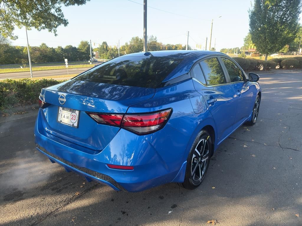 2025 Nissan Sentra SV Image 5 of 30