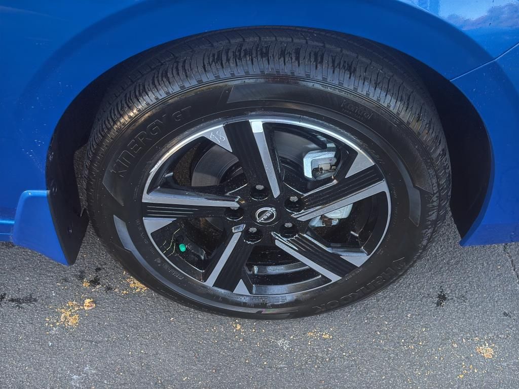 2025 Nissan Sentra SV Image 10 of 30