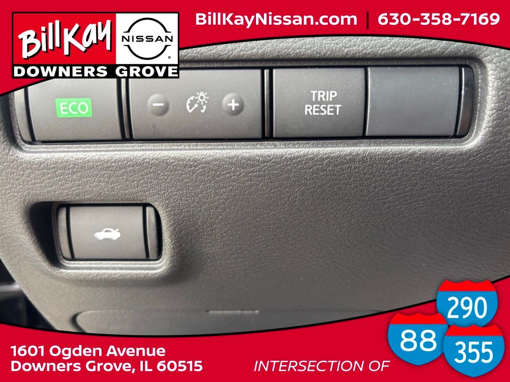 2025 Nissan Sentra SV Image 16 of 31