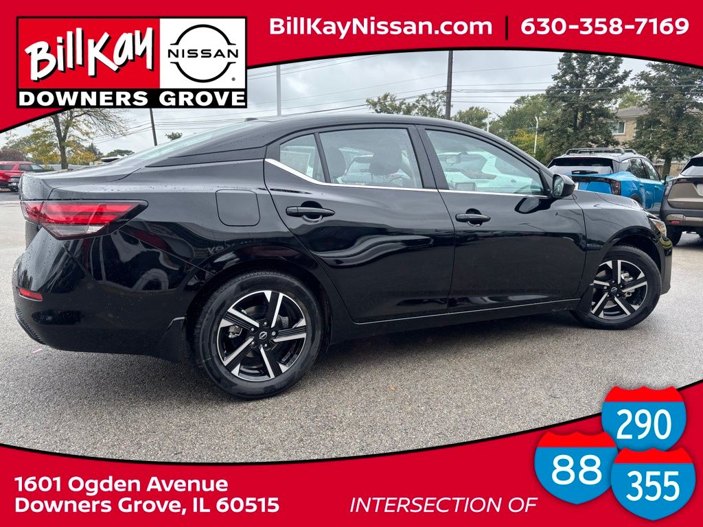 2025 Nissan Sentra SV Image 3 of 31