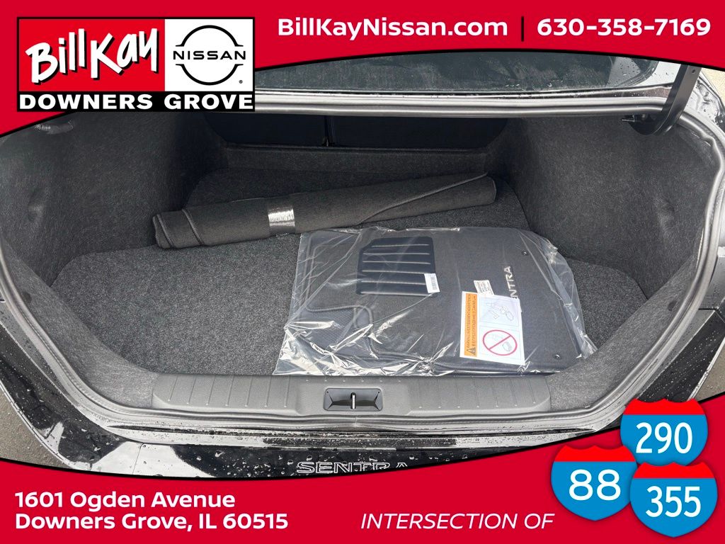 2025 Nissan Sentra SV Image 8 of 31