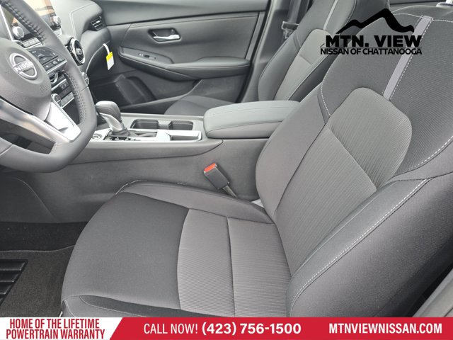 Vehicle image 10 of 18