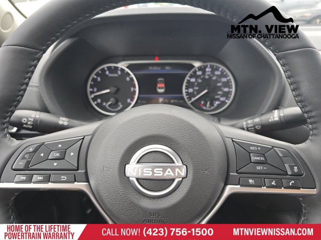 Vehicle image 14 of 18