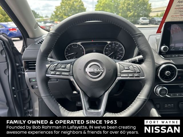 Vehicle image 28 of 37