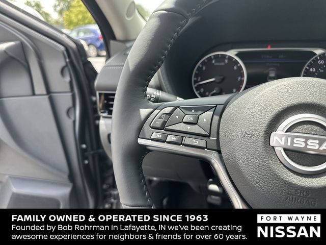 Vehicle image 35 of 37