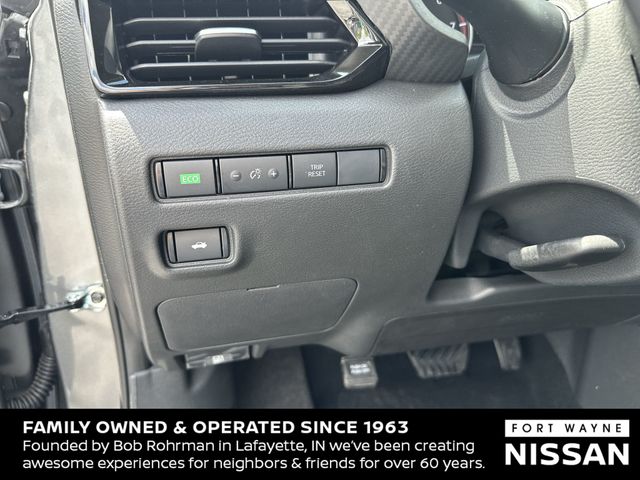 Vehicle image 19 of 37