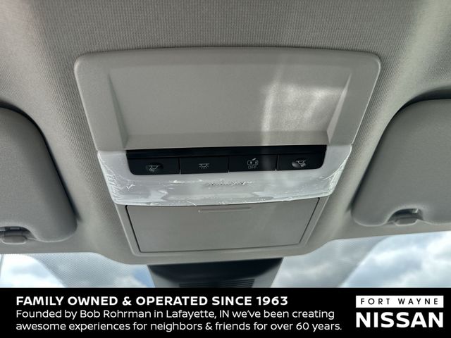 Vehicle image 26 of 37