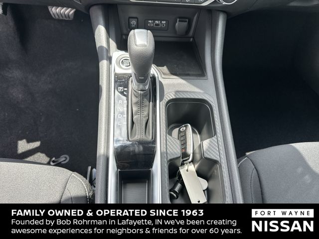Vehicle image 22 of 37