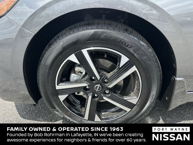 Vehicle image 13 of 37