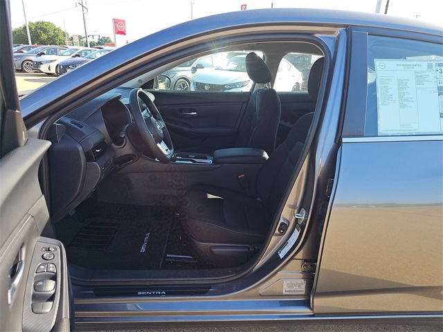 Vehicle image 15 of 17