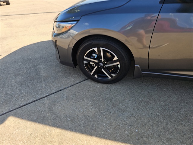 Vehicle image 7 of 17