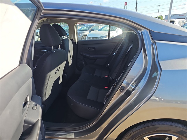 Vehicle image 8 of 17