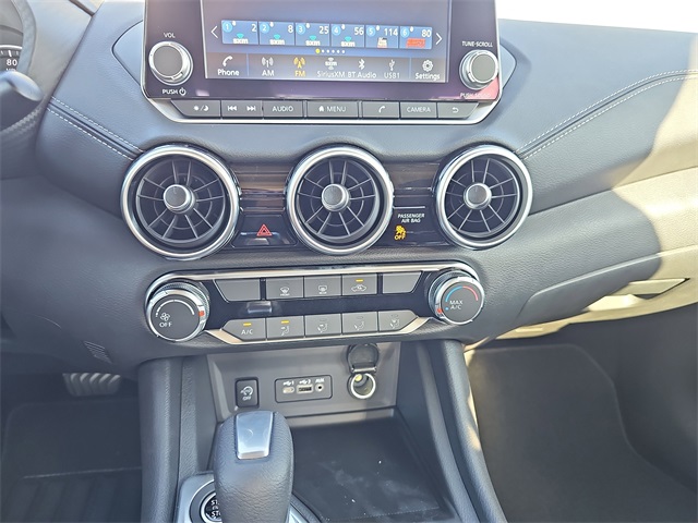 Vehicle image 12 of 17