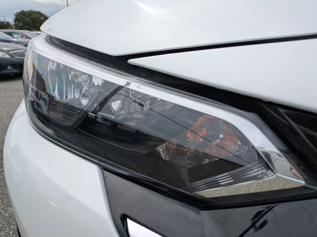 2025 Nissan Sentra SV Image 24 of 27