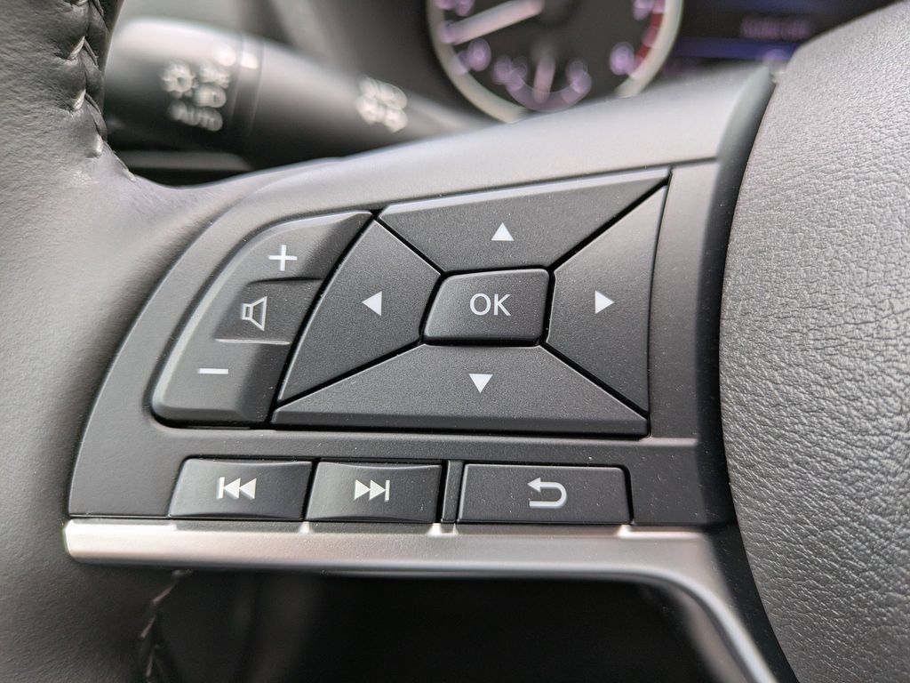 2025 Nissan Sentra SV Image 20 of 27