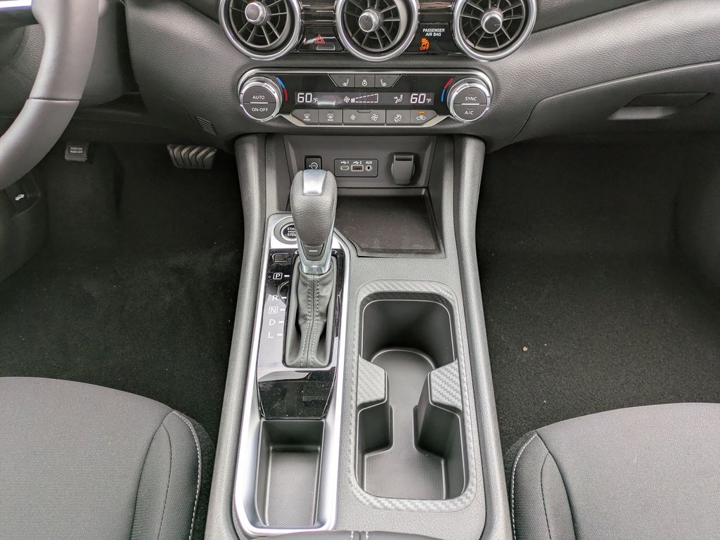 2025 Nissan Sentra SV Image 17 of 27