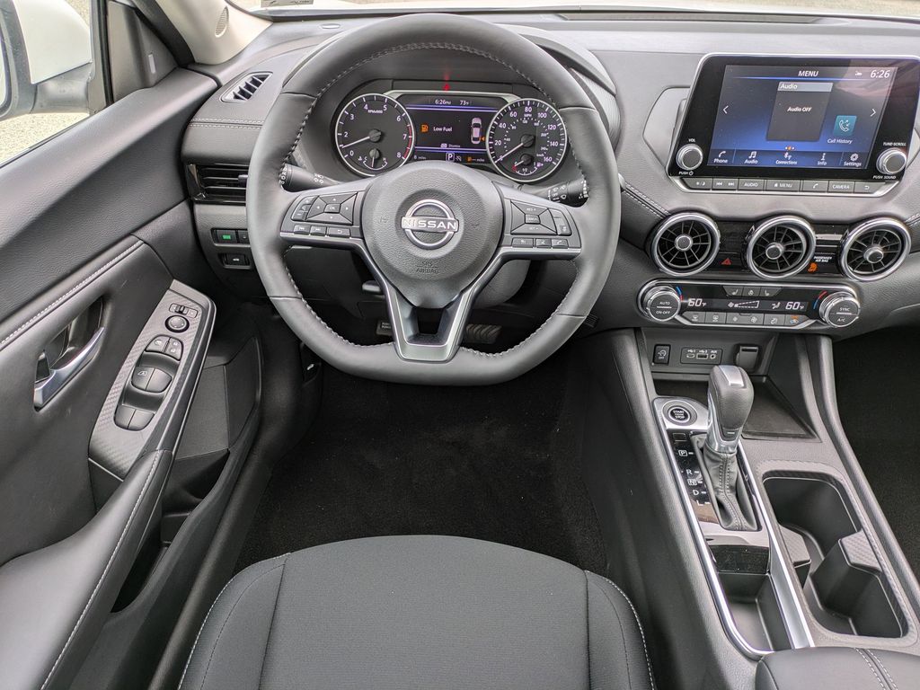 2025 Nissan Sentra SV Image 12 of 27