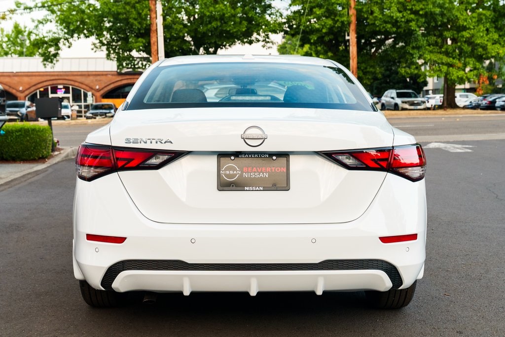 2025 Nissan Sentra SV Image 6 of 28