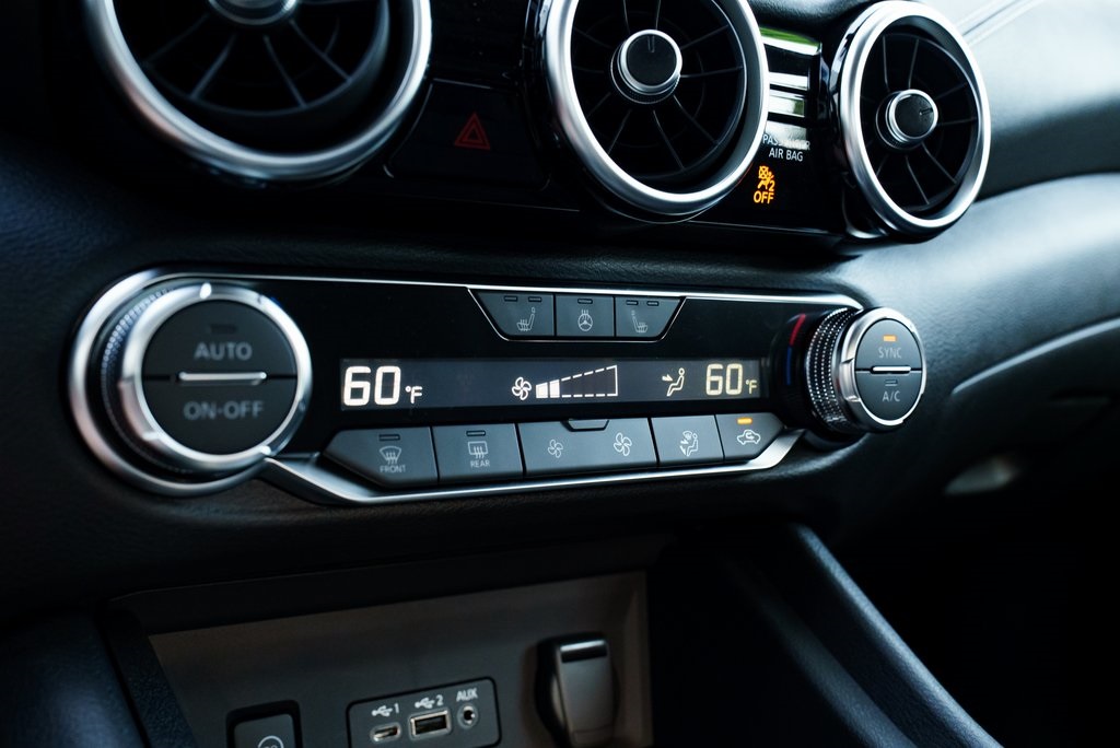 2025 Nissan Sentra SV Image 25 of 28