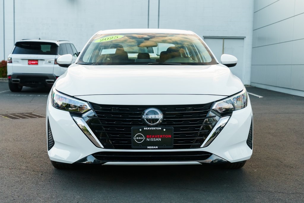 2025 Nissan Sentra SV Image 2 of 28