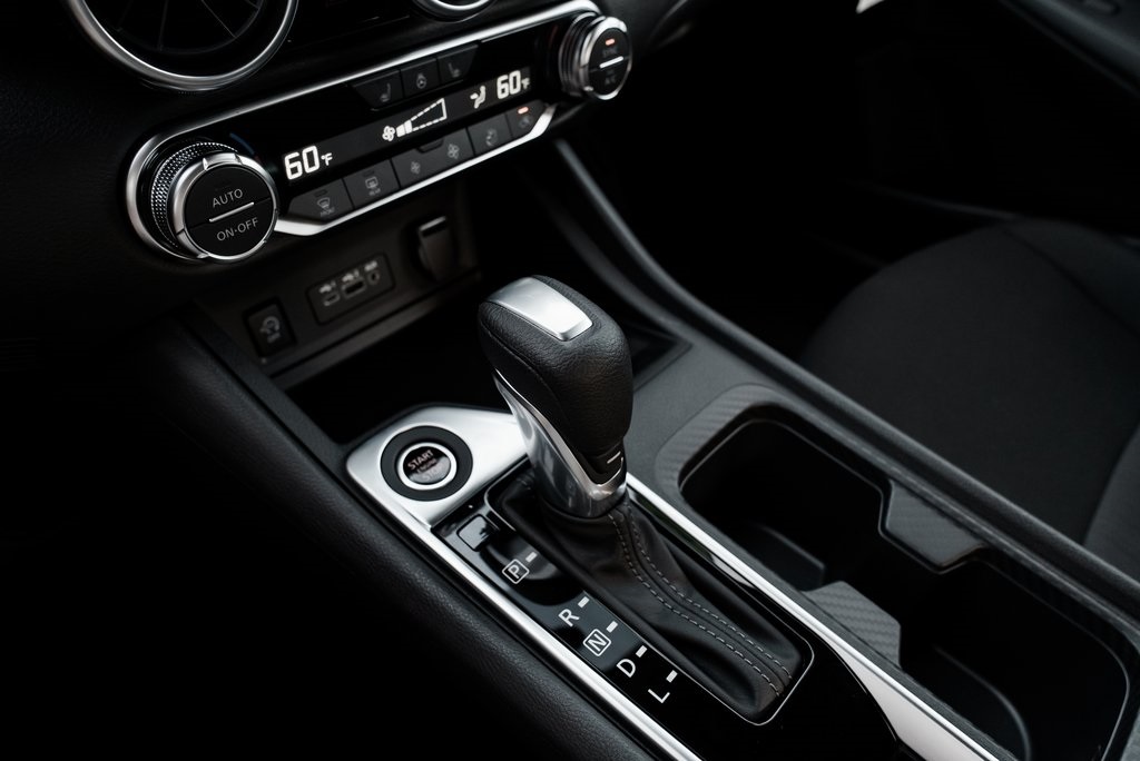 2025 Nissan Sentra SV Image 24 of 28