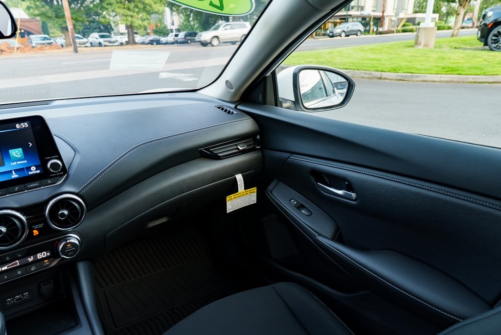 2025 Nissan Sentra SV Image 20 of 28