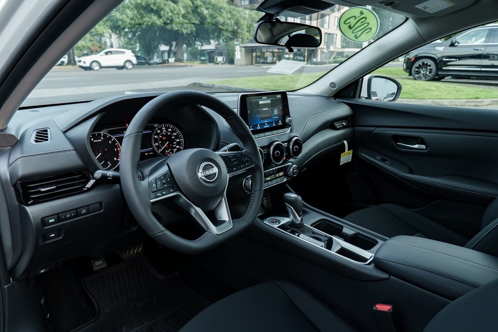 2025 Nissan Sentra SV Image 19 of 28