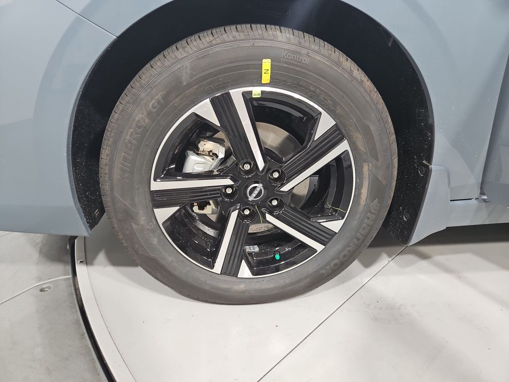 2025 Nissan Sentra SV Image 10 of 28