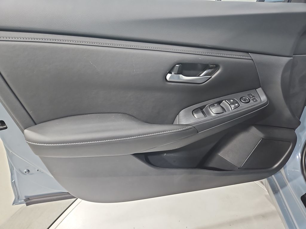 2025 Nissan Sentra SV Image 23 of 28