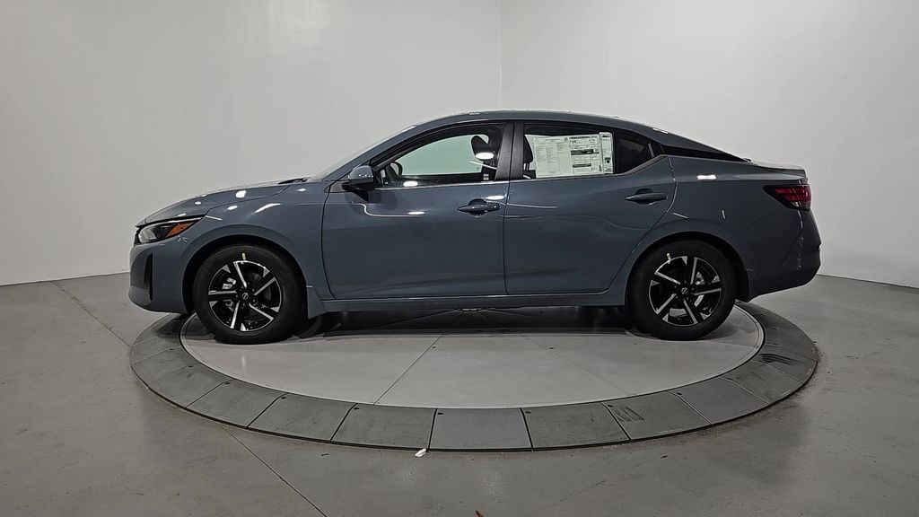 2025 Nissan Sentra SV Image 8 of 28