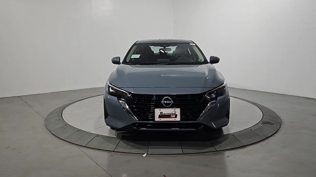 2025 Nissan Sentra SV Image 2 of 28