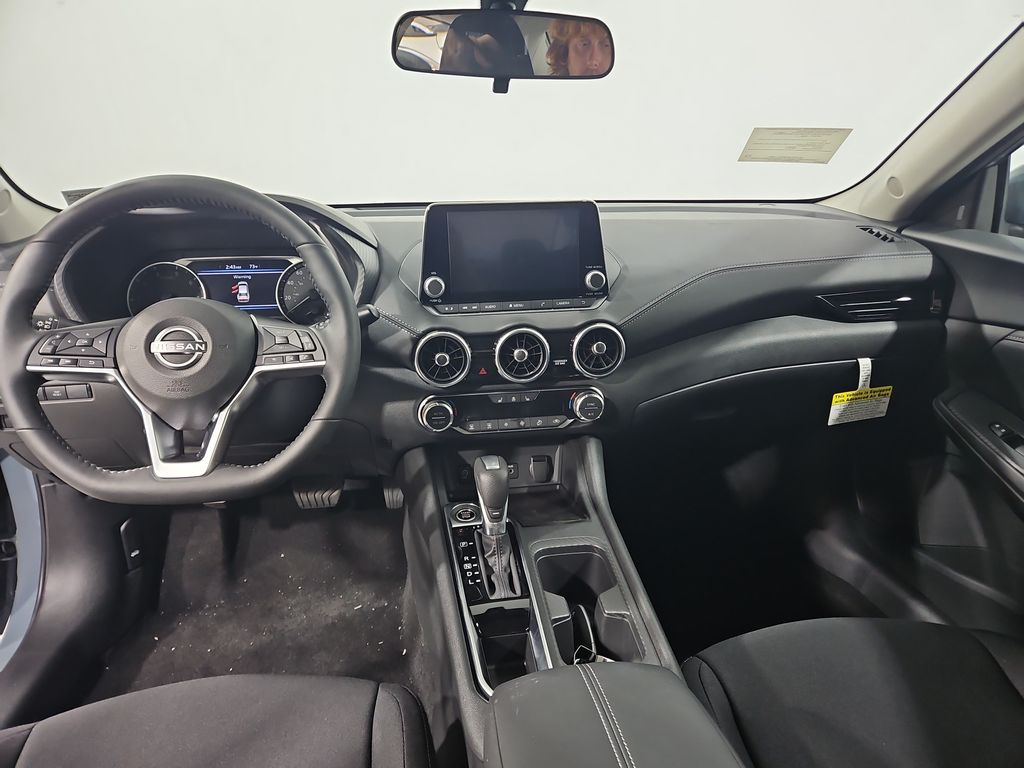 2025 Nissan Sentra SV Image 15 of 28