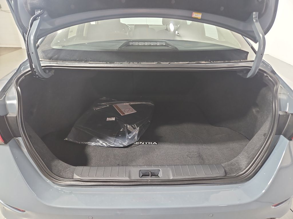 2025 Nissan Sentra SV Image 12 of 28