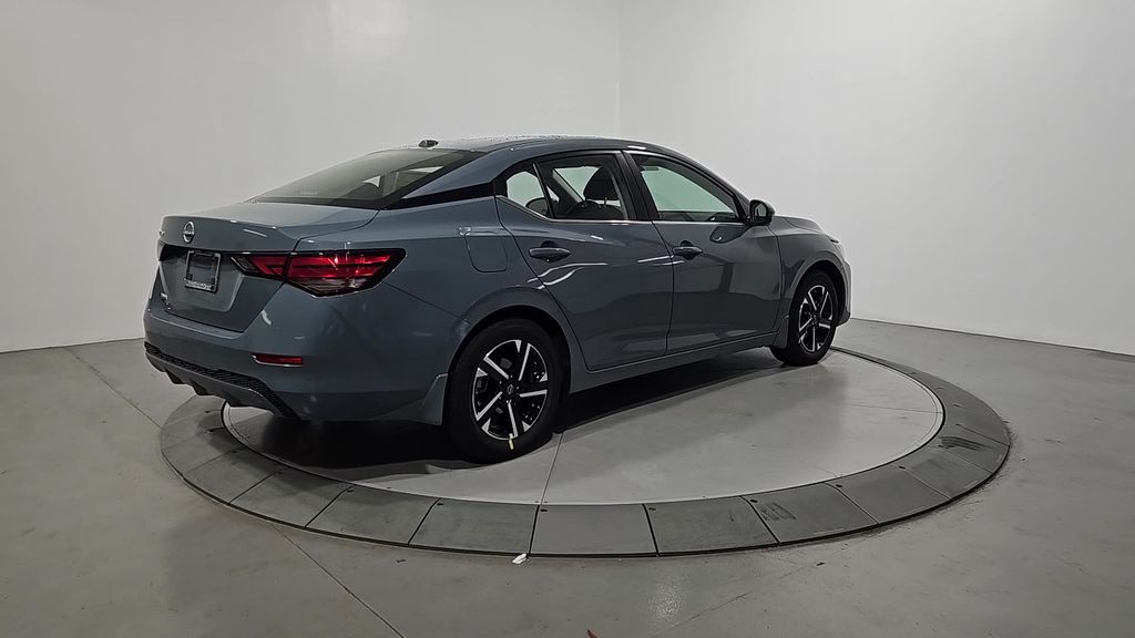 2025 Nissan Sentra SV Image 5 of 28