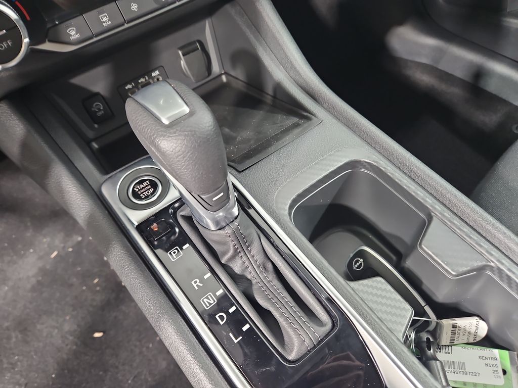 2025 Nissan Sentra SV Image 22 of 28