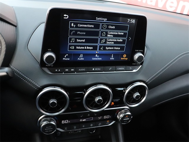 Vehicle image 21 of 24