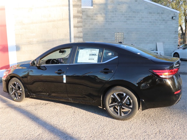 Vehicle image 13 of 24