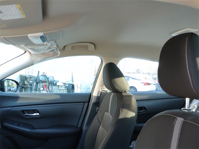 Vehicle image 16 of 24