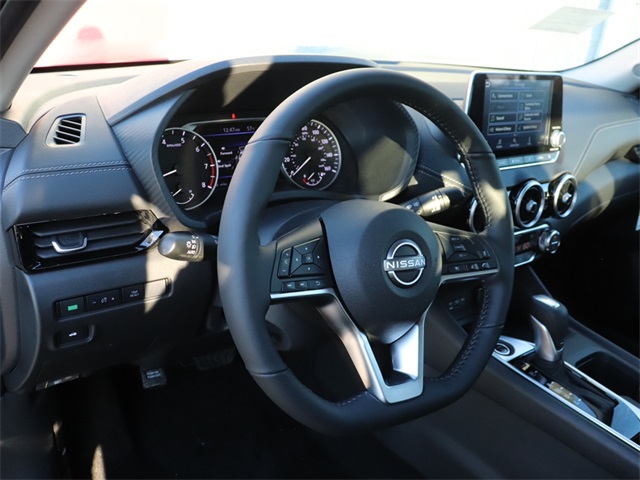 Vehicle image 14 of 24