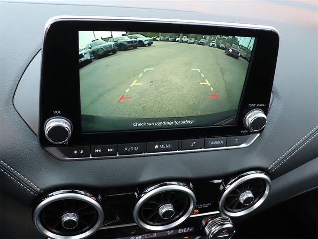 Vehicle image 22 of 24